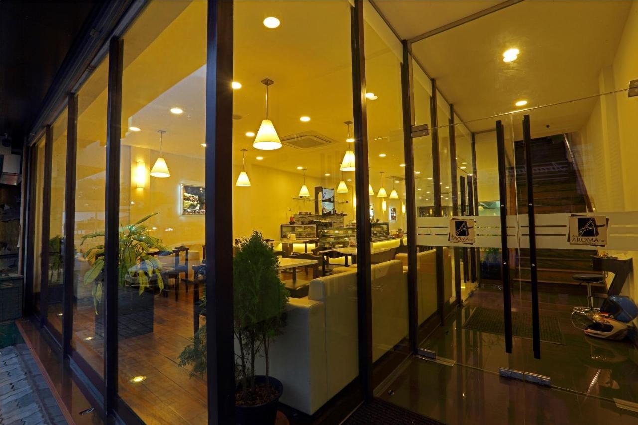 Cafe Aroma Inn Kandy Zewnętrze zdjęcie